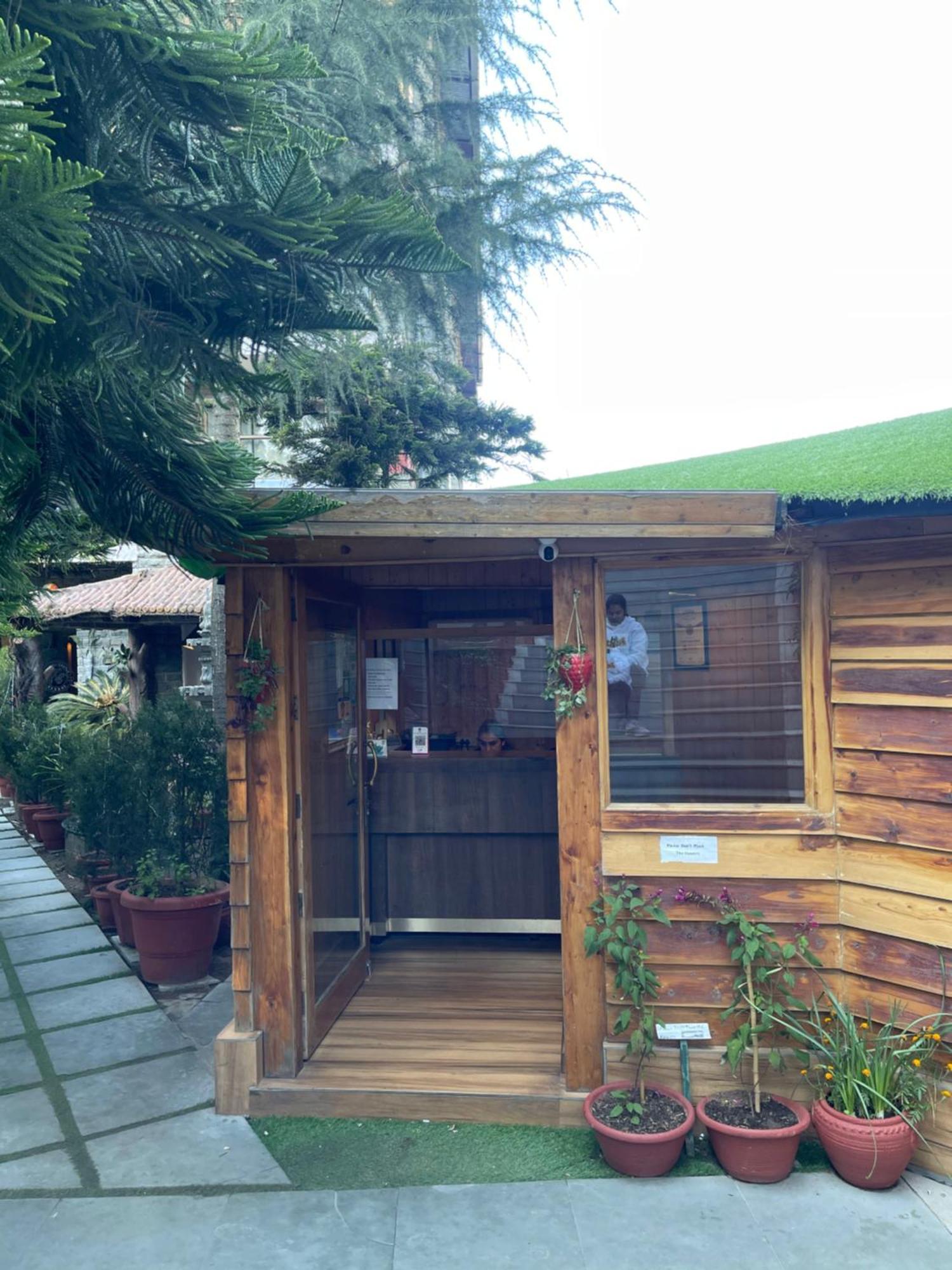 Kasauli Castle Resort Luaran gambar