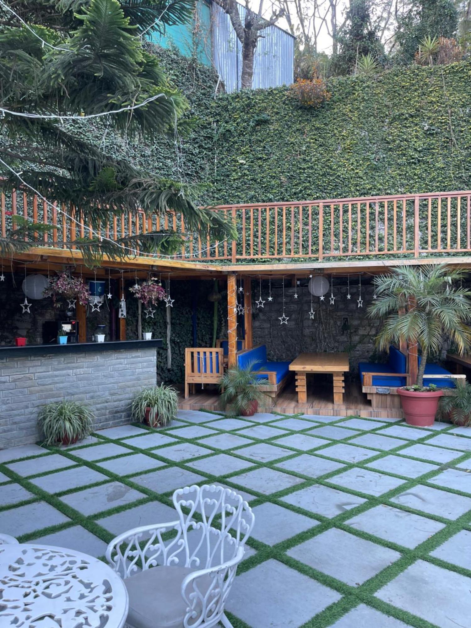 Kasauli Castle Resort Luaran gambar